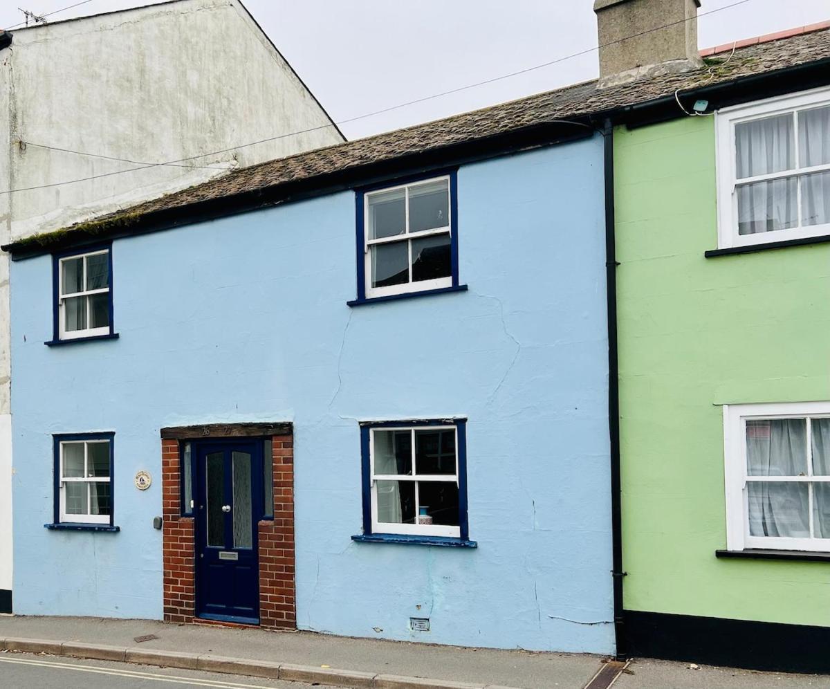 Great Value, Beautifully Decorated Quirky Cottage, Only A 6 Minute Walk From The Sea Beaches And Restaurants Sleeps 6 Lyme Regis