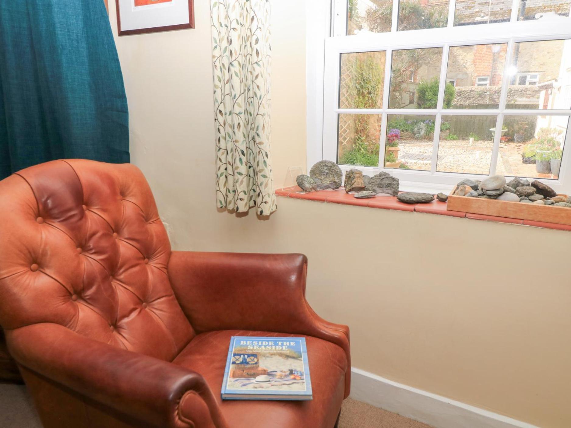 45 Georges Square * Lyme Regis