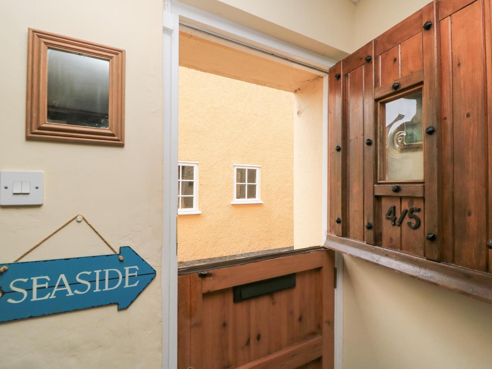 45 Georges Square Lyme Regis