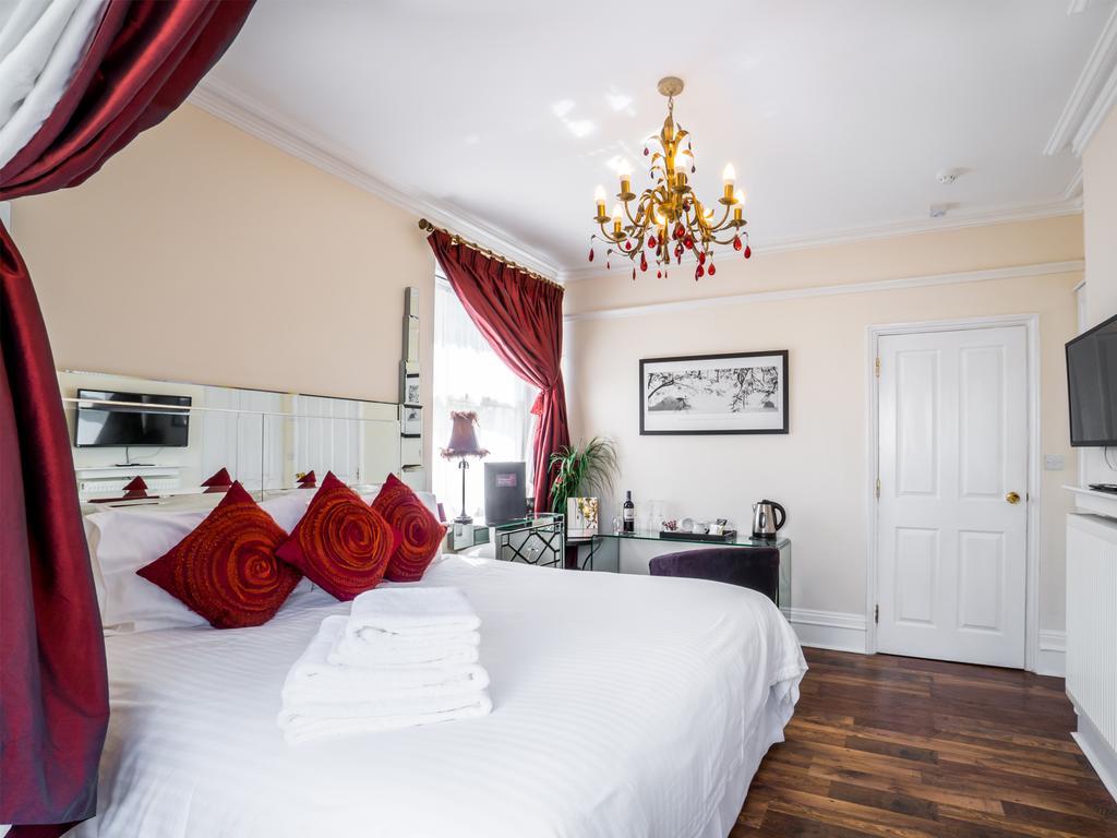 Westwood 4* Lyme Regis