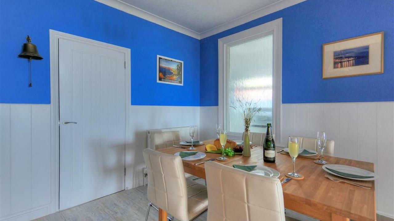 Apartment 1 Harbour Heights *