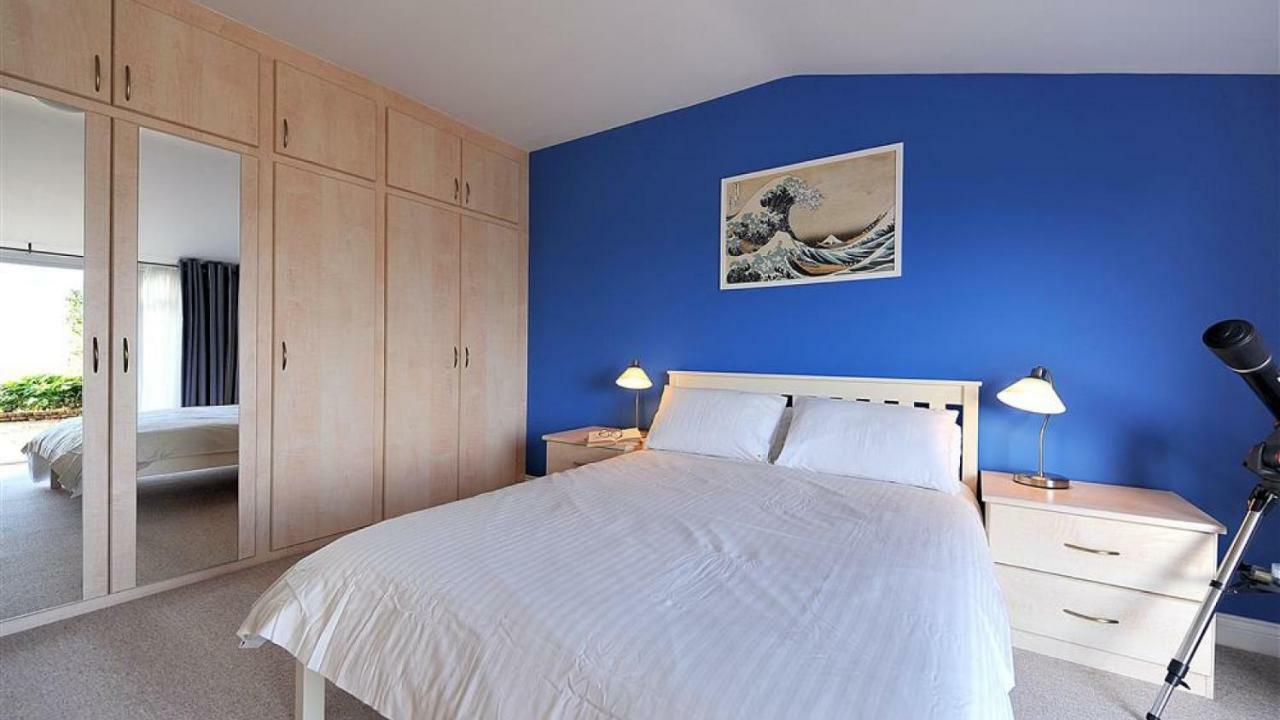 1 Harbour Heights Apartment