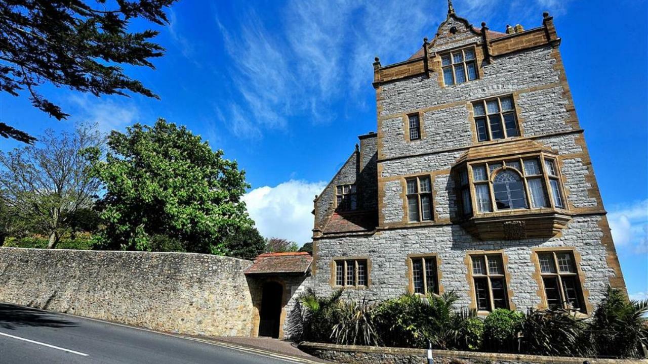 7 Coram Tower * Lyme Regis