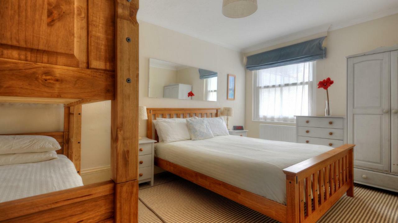 1 Cobb View Apartment Lyme Regis