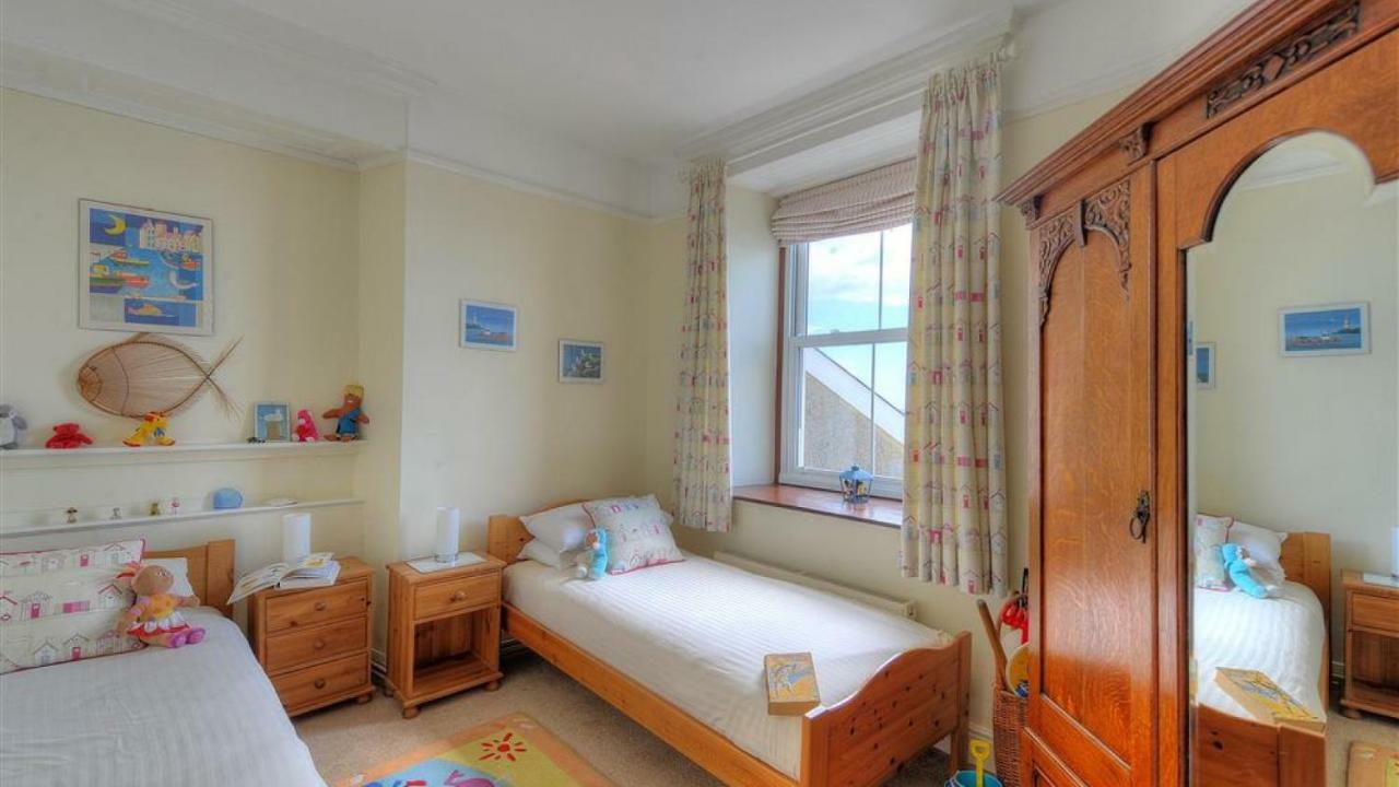 1 Pyne House Apartment *
