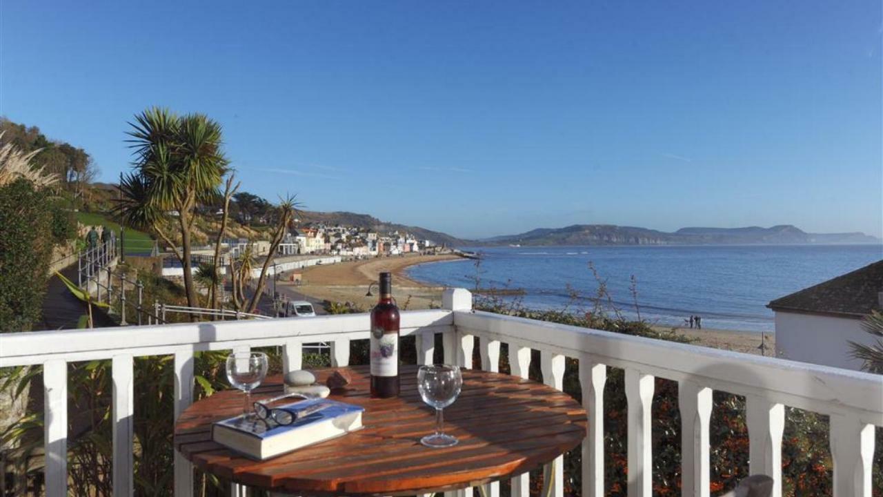 1 Wellhayes Lyme Regis