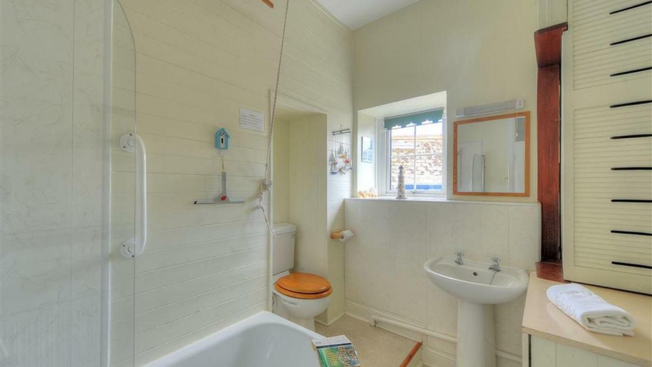 1 Pyne House Apartment Lyme Regis