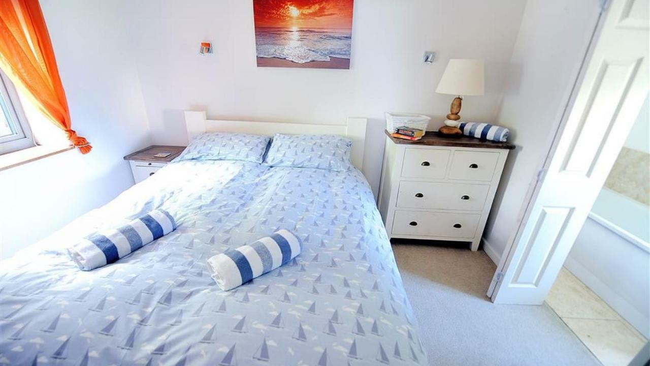 9 Farnham House Lyme Regis