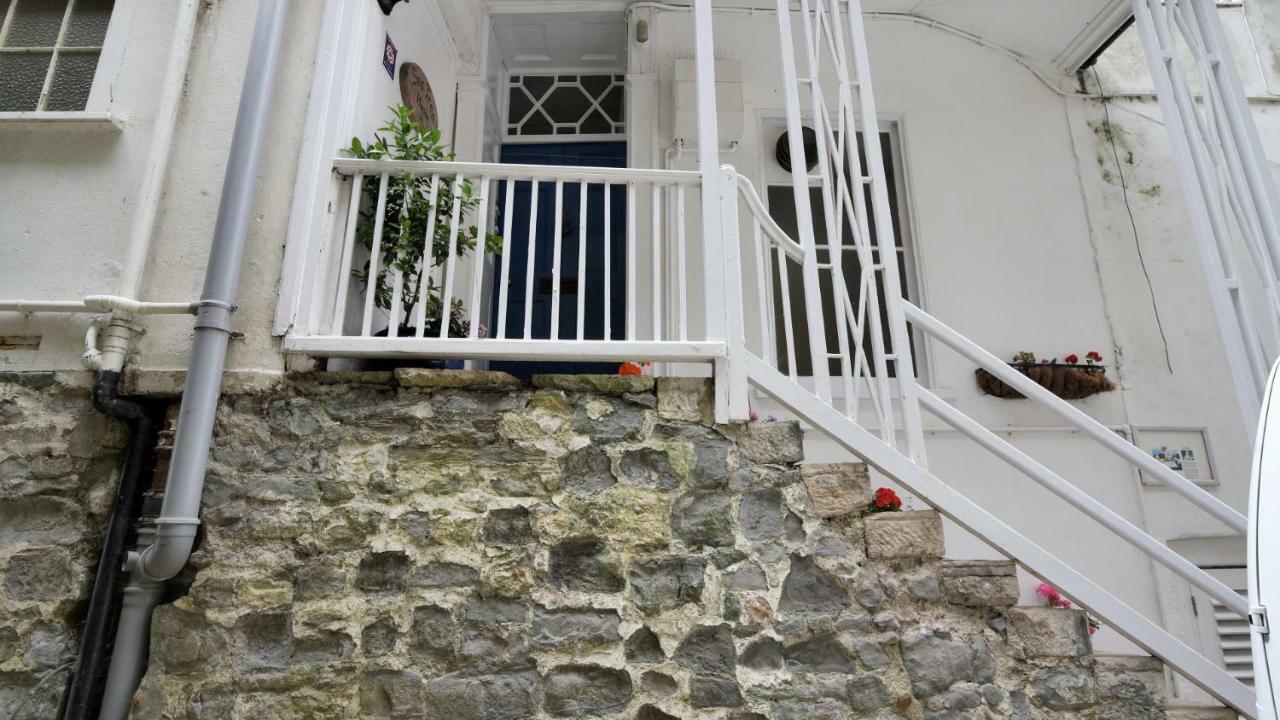 Holiday home Tulip Tree Lyme Regis