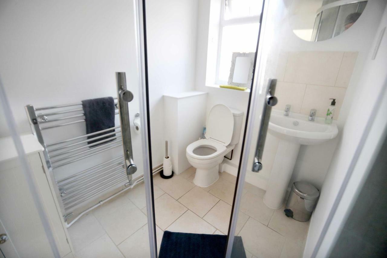 4a Dolphin Close Apartment