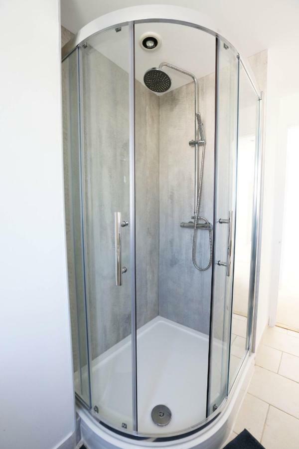 4a Dolphin Close * Lyme Regis