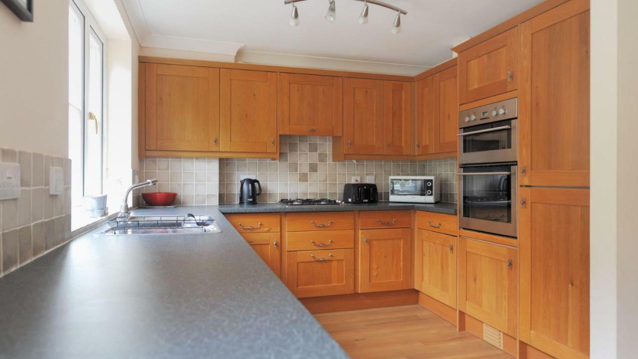 1 Woodroffe Meadow * Lyme Regis
