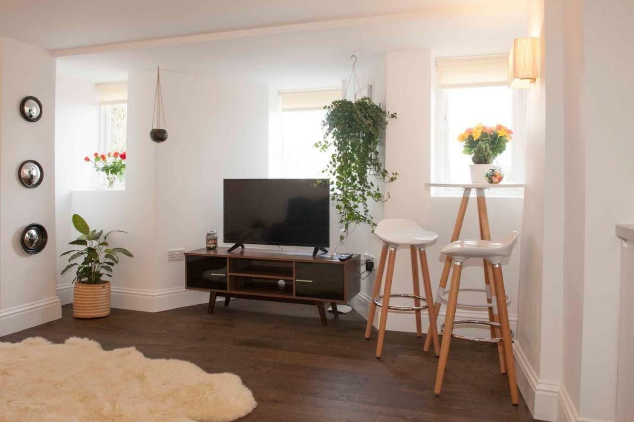 Silver View-spa Hot Tub-beautiful Sea Views-free Parking- Apartment Lyme Regis