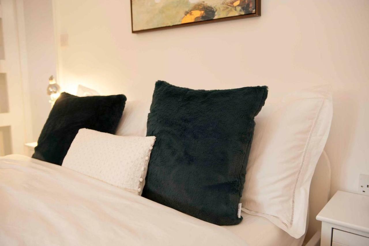 Silver View-spa Hot Tub-beautiful Sea Views-free Parking- Lyme Regis
