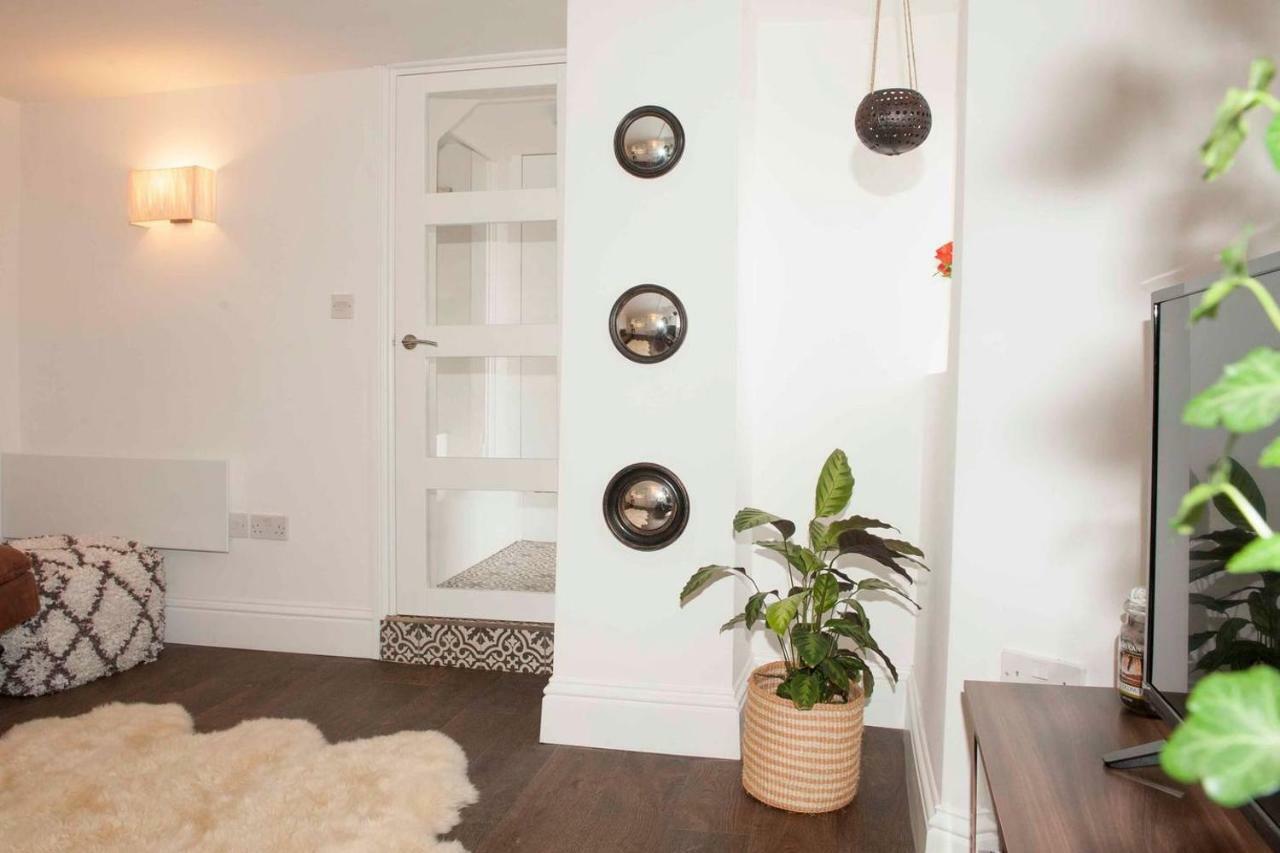 Silver View-spa Hot Tub-beautiful Sea Views-free Parking- Apartment Lyme Regis