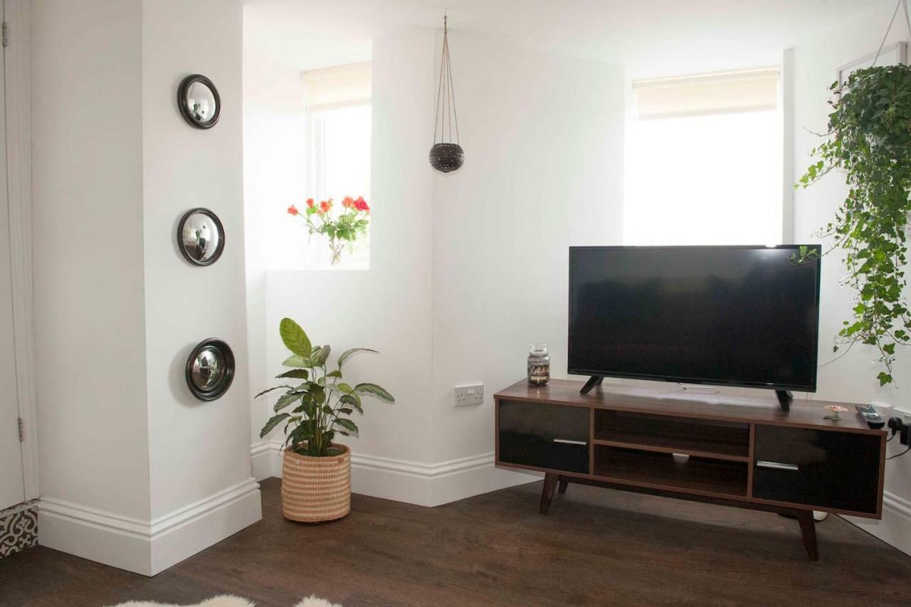Apartment Silver View-spa Hot Tub-beautiful Sea Views-free Parking- Lyme Regis