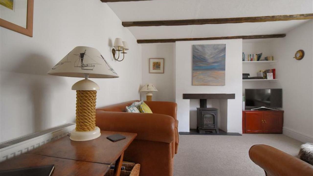 12 Mill * Lyme Regis