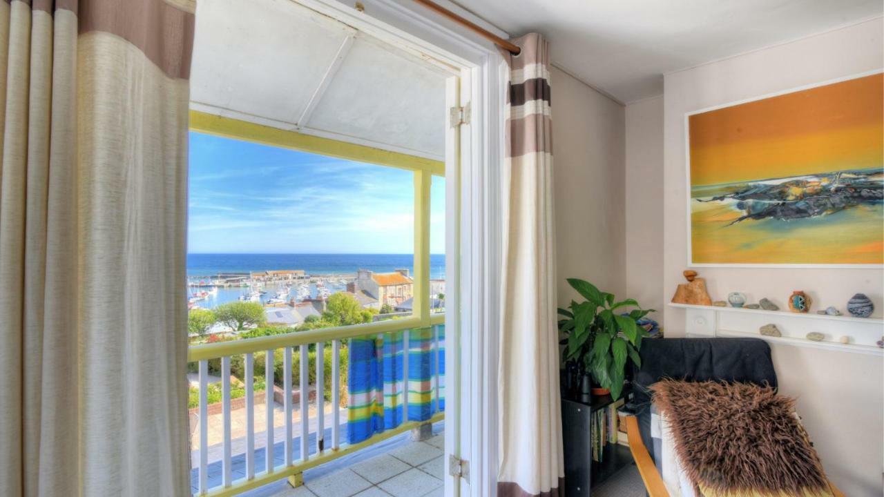 2 Harbour Heights * Lyme Regis