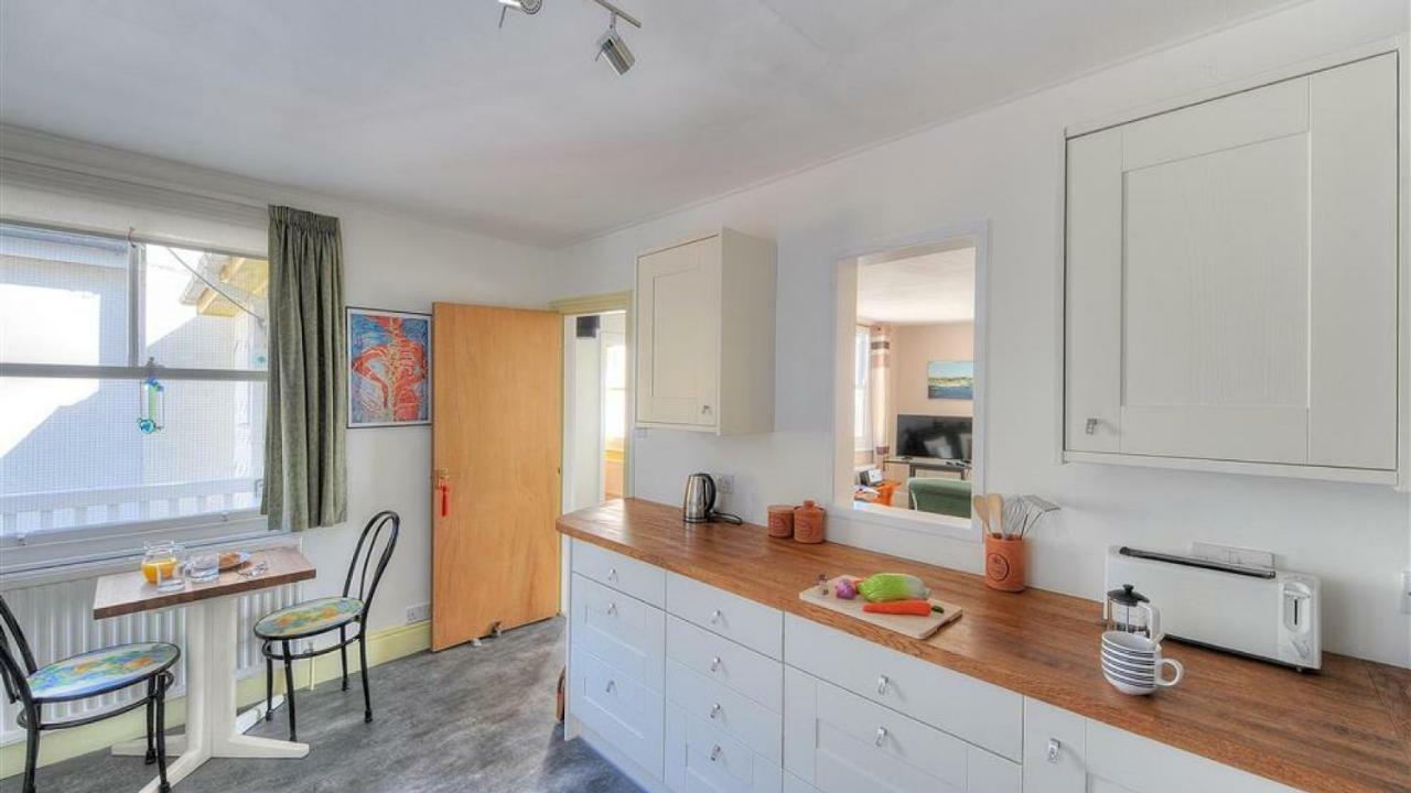 2 Harbour Heights * Lyme Regis