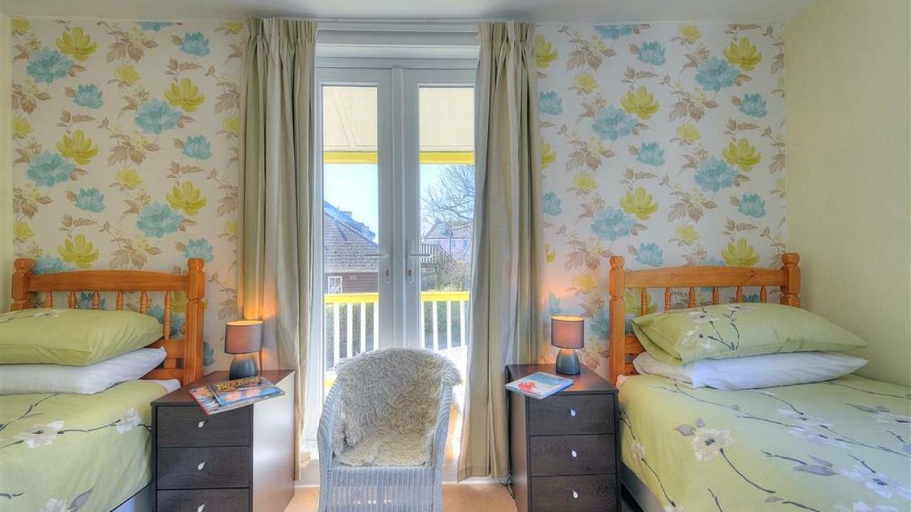 2 Harbour Heights Apartment *