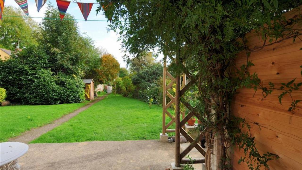 2 Lymbrook Cottages