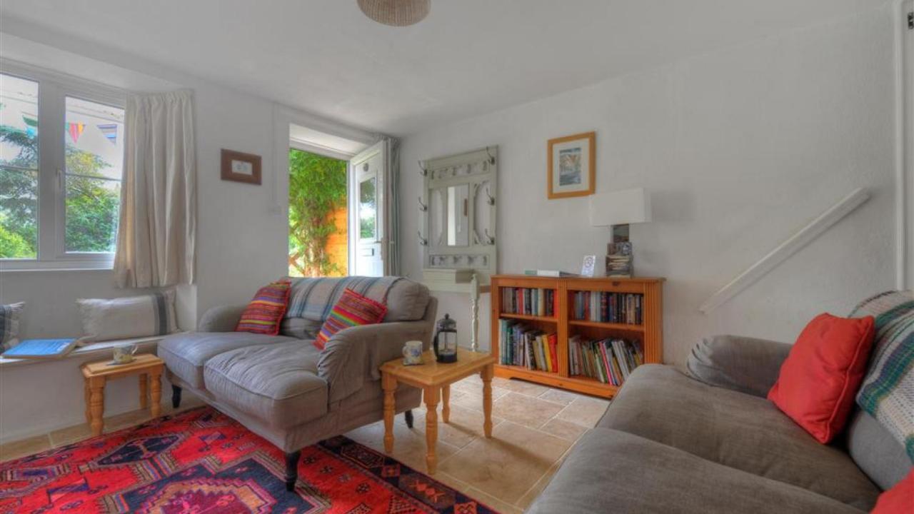 2 Lymbrook Cottages Lyme Regis