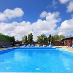 4 Pinewood Retreat