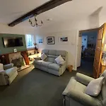 Private Apartment, Parking, Sea And Country Views