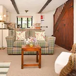 1 Bed In Lyme Regis 90145