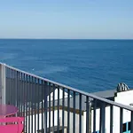 9 Bay View Court