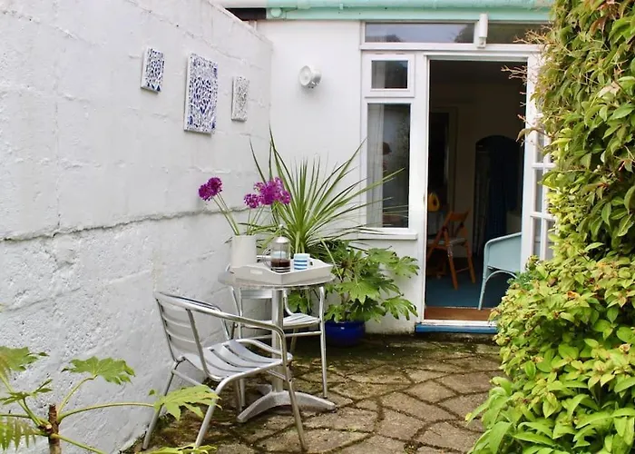 Holiday Cottage With Seafront Beach Hut, Lyme Regis, Dorset