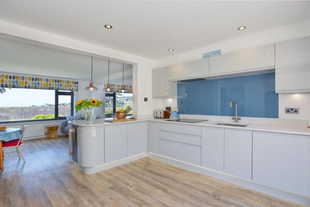 Pass The Keys Stunning In - Sleeps 8 Lyme Regis
