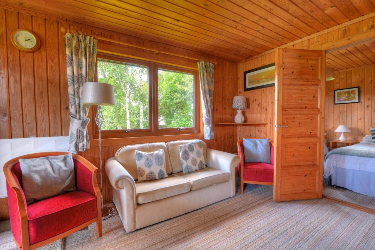 4 Pinewood Retreat *