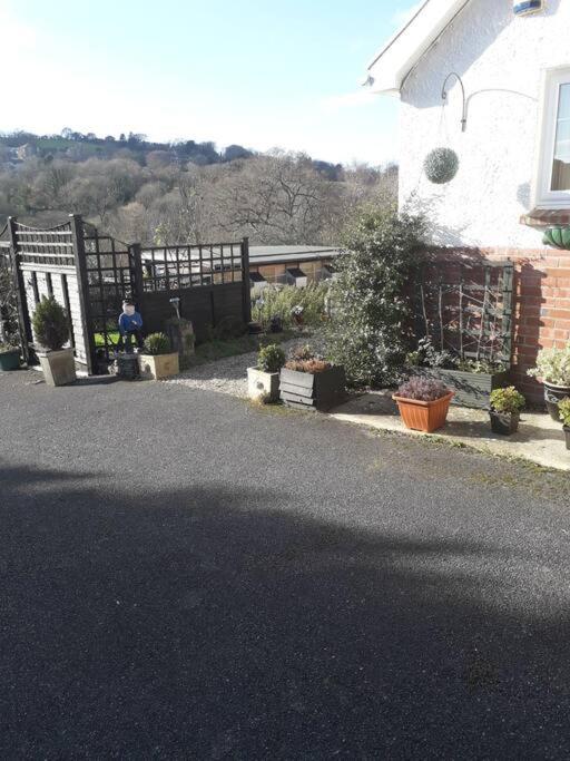 Private Apartment, Parking, Sea And Country Views Apartment Lyme Regis