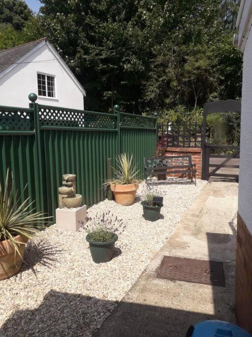 Private Apartment, Parking, Sea And Country Views *