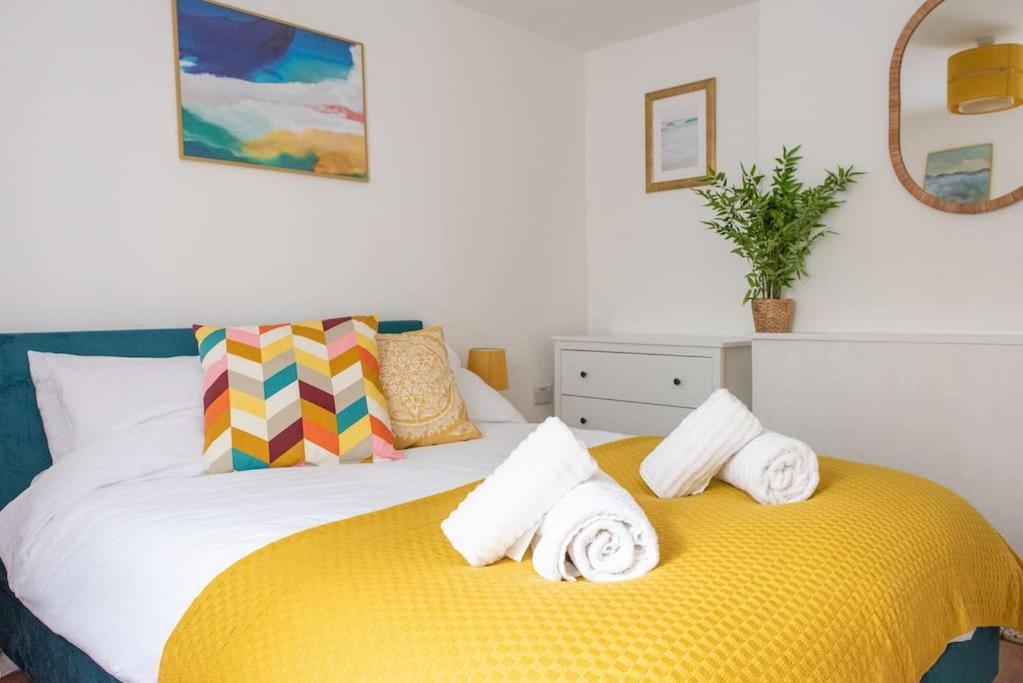 Seashells, Close To Seafront, Large Private Garden Apartment