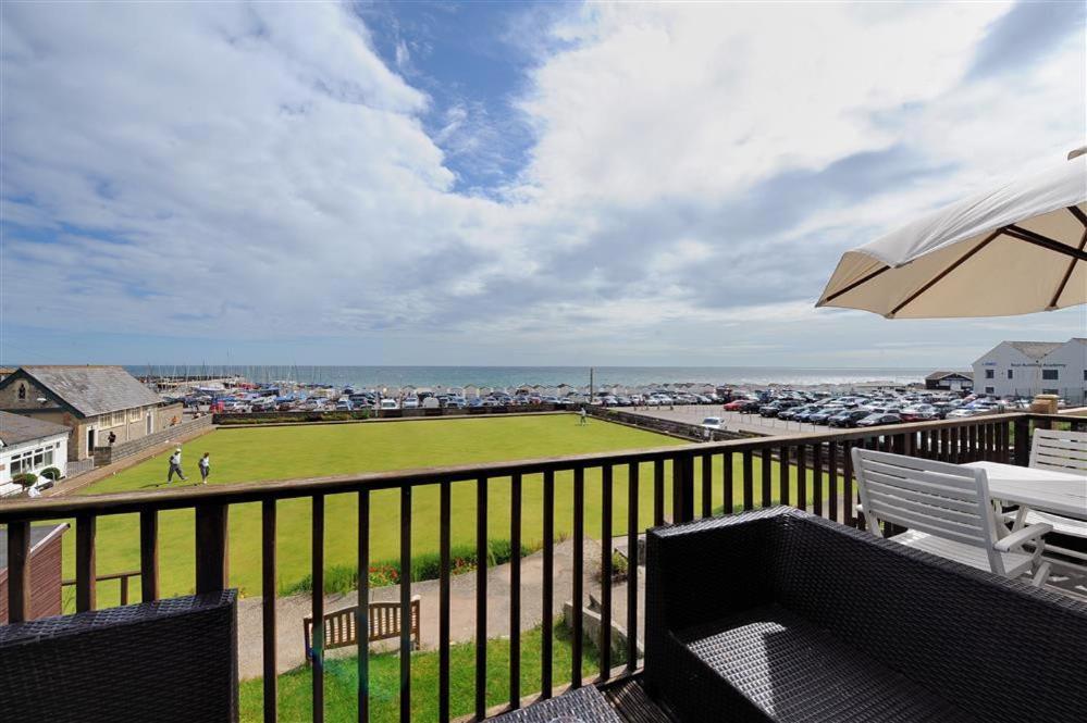 8 Bowling * Lyme Regis