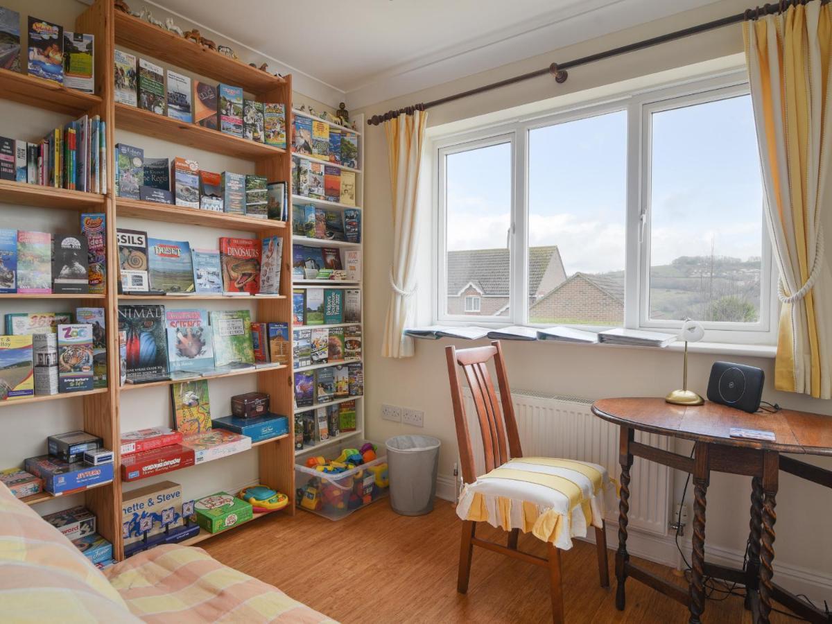 Jurassic Sea View Holiday home *