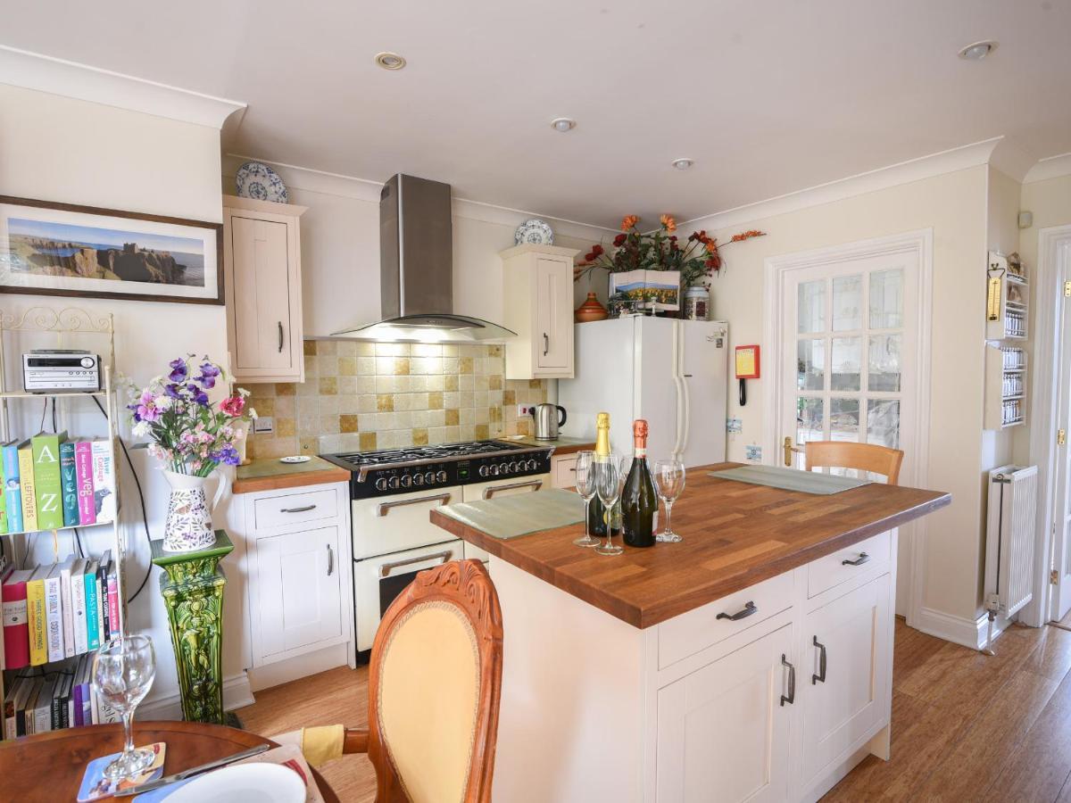 Jurassic Sea View Holiday home