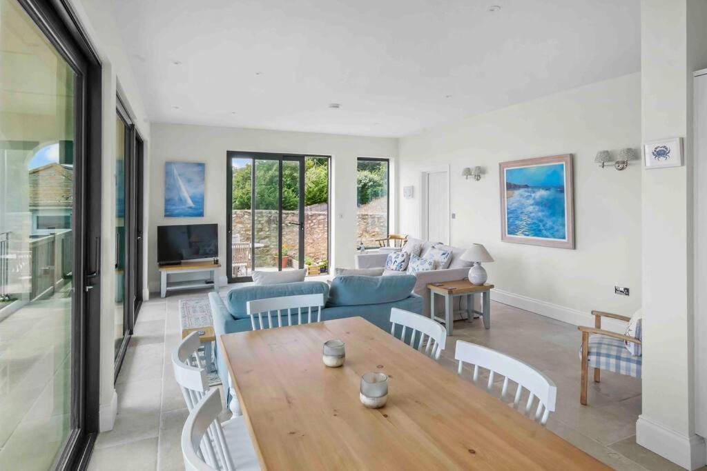 Villa Faraway - Luxury Holiday - *