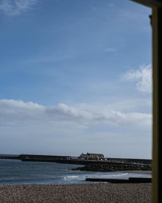 Casa de férias With Seafront Hut, Lyme Regis, Dorset