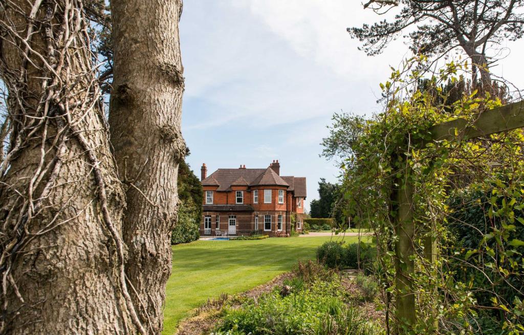 Dower House Country house *
