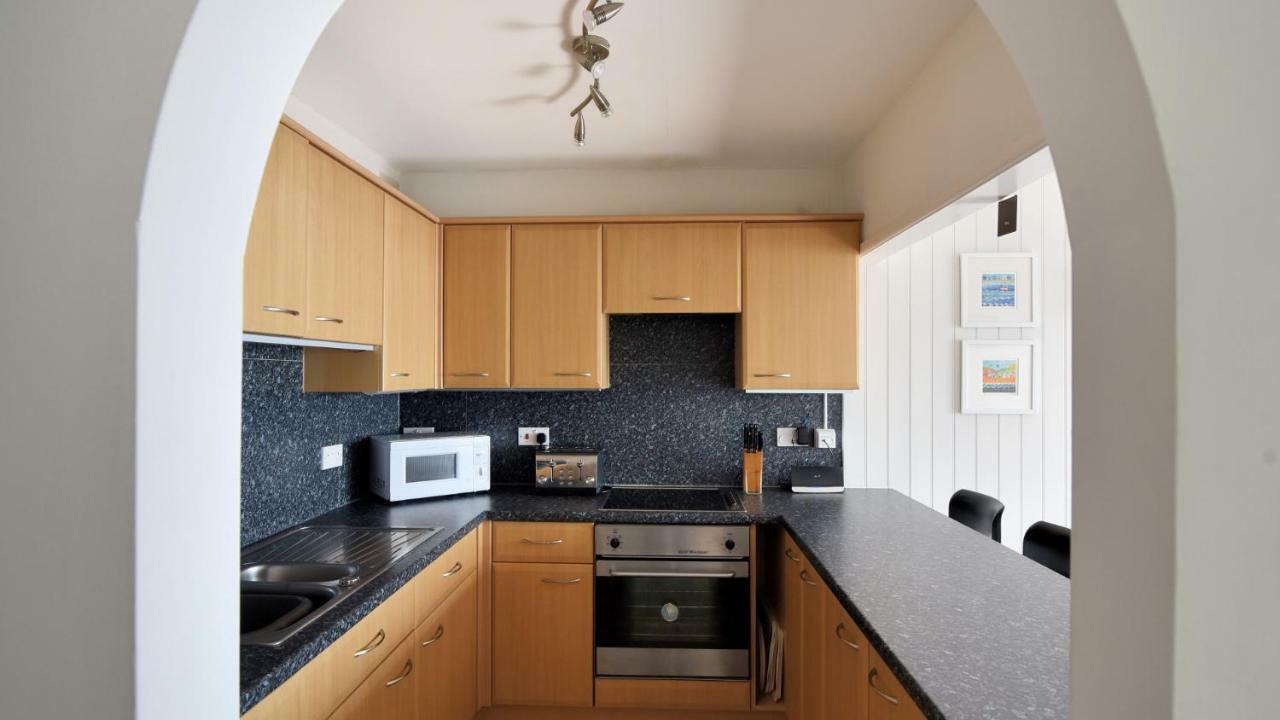 9 Bay View Court *