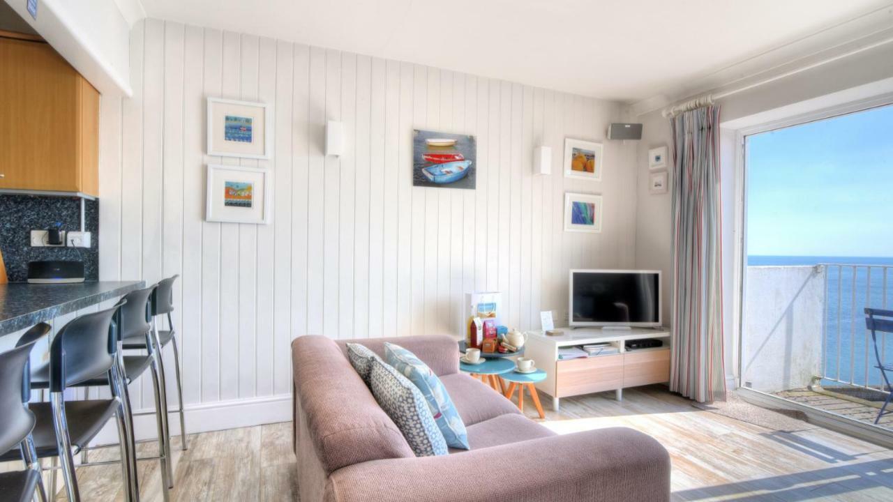 Apartment 9 Bay View Court