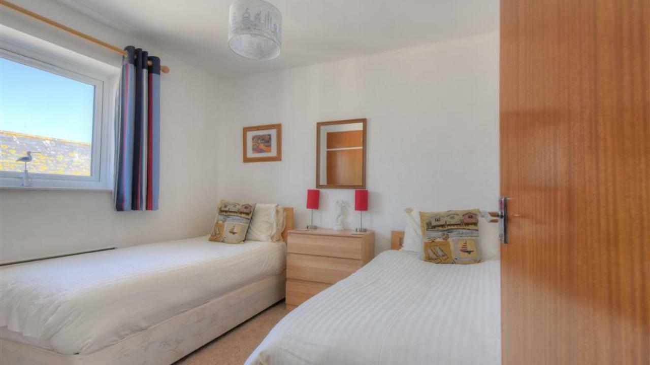 4 Bay View Court * Lyme Regis